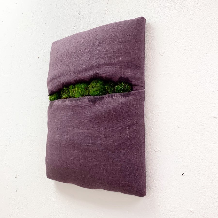 "Untitled" 2019 - (Moss fold) Linen, wood and natural moss.